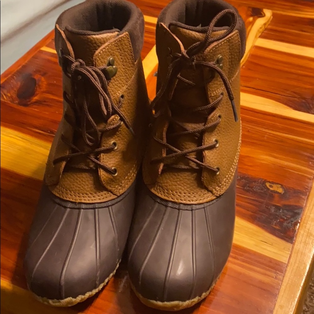 American eagle duck boots